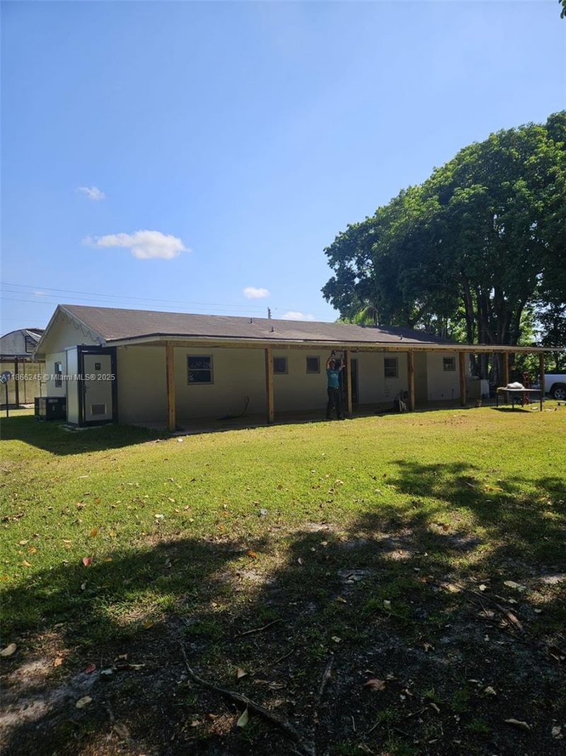 19230 SW 216th St, Miami, FL 33170 Photo