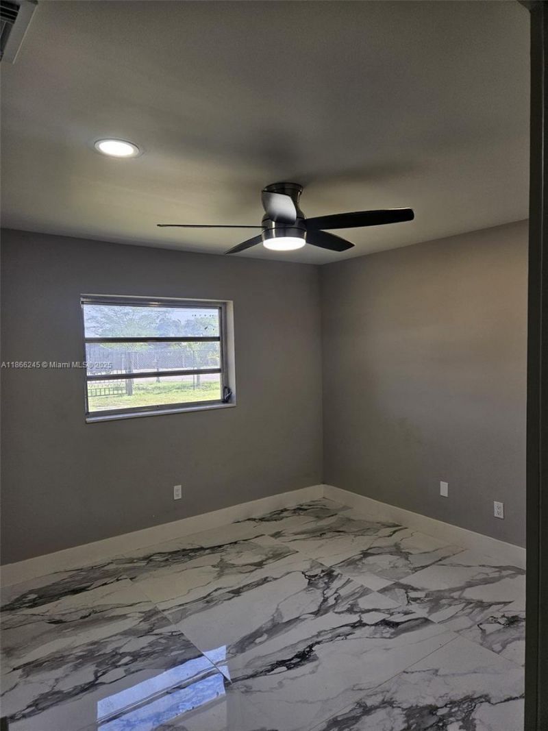 19230 SW 216th St, Miami, FL 33170 Photo