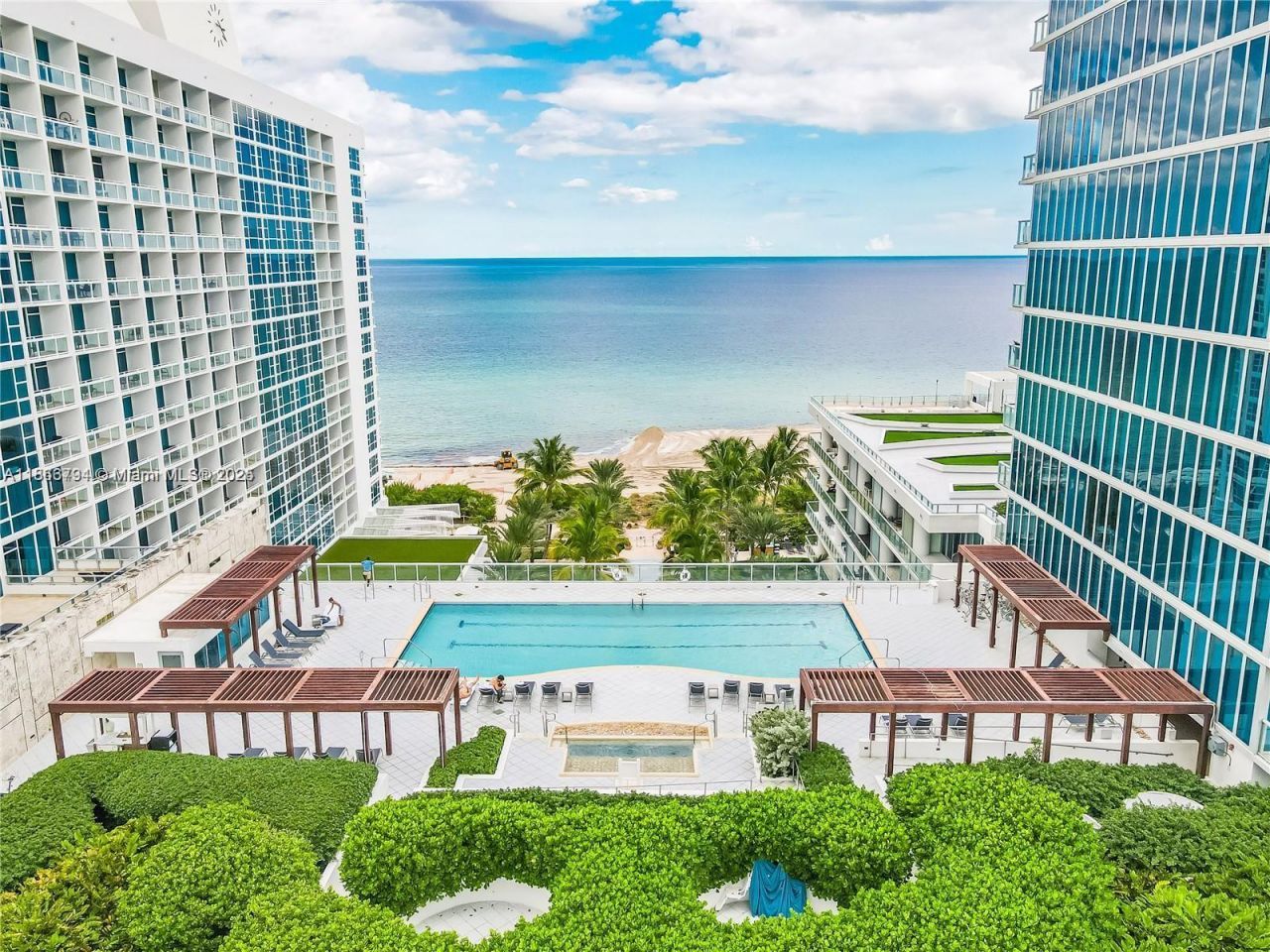 6801 Collins Ave, Unit 818, Miami Beach, FL 33141 Photo