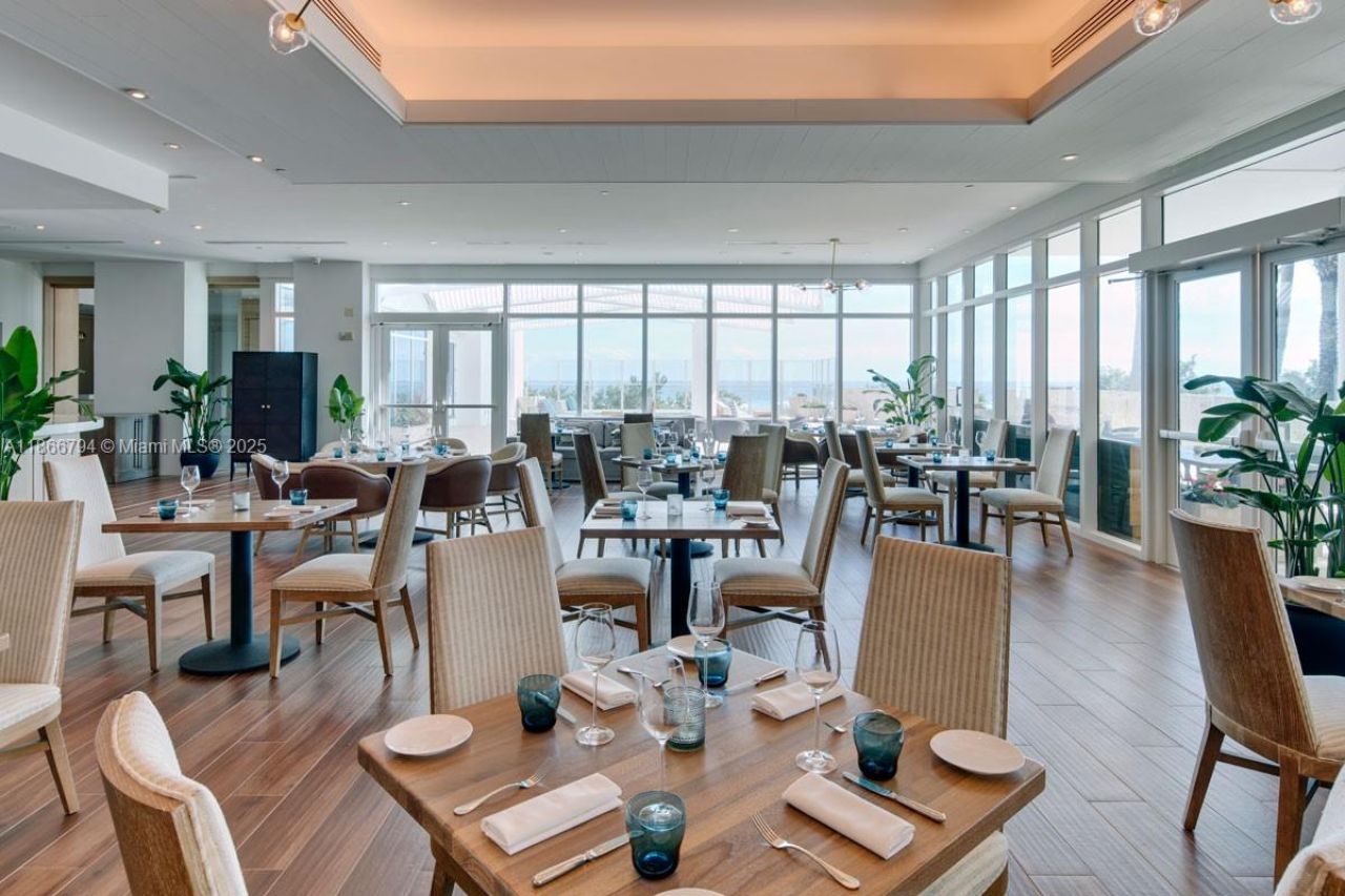 6801 Collins Ave, Unit 818, Miami Beach, FL 33141 Photo