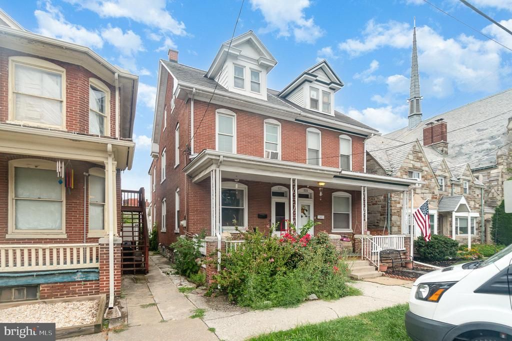 327 Herman Avenue, Lemoyne, PA 17043 Main Photo