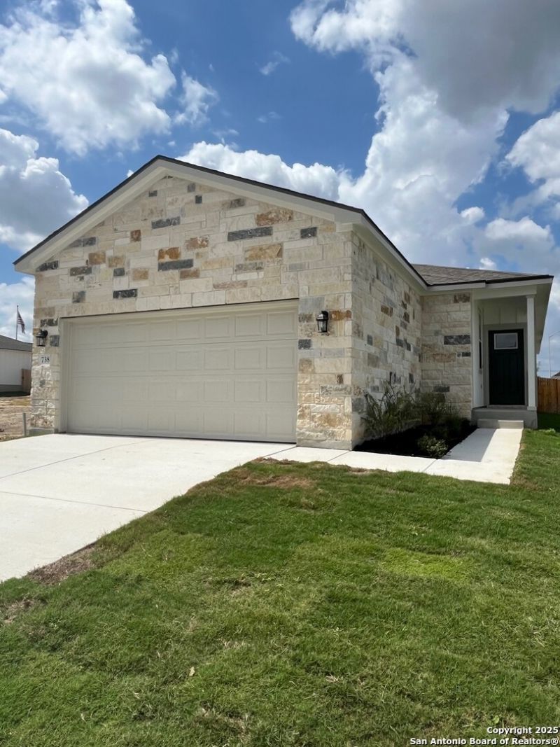 738 Whitman Street, New Braunfels, TX 78130 Main Photo
