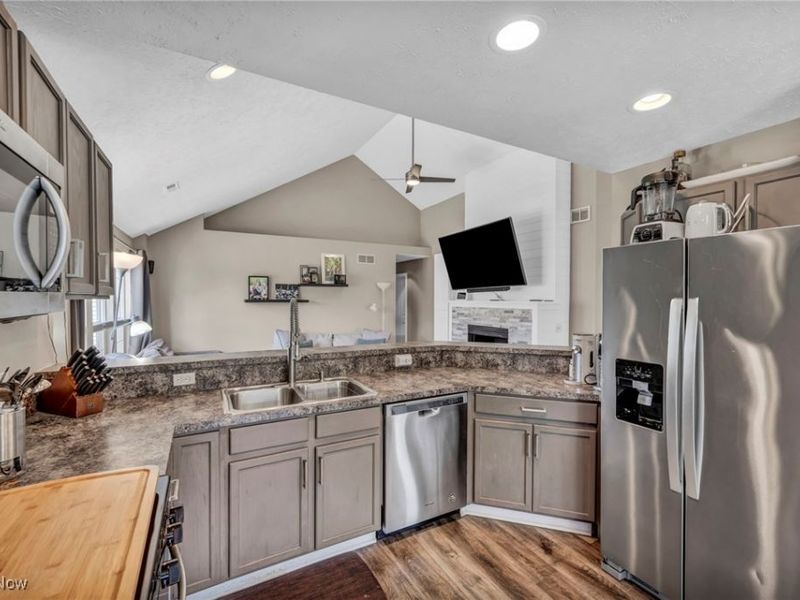 345 E Legend Court, Highland Heights, OH 44143 Photo 16