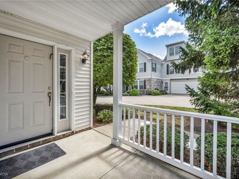 345 E Legend Court, Highland Heights, OH 44143 Photo 4