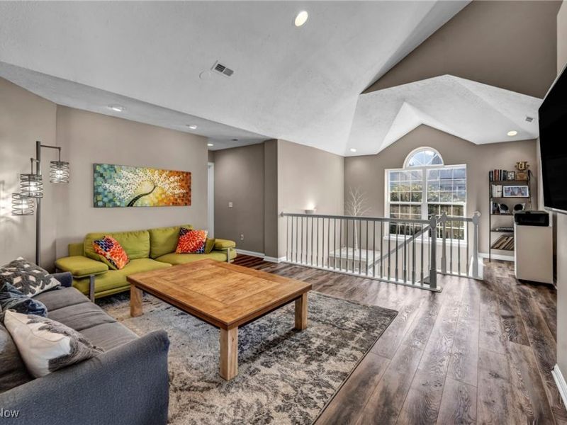 345 E Legend Court, Highland Heights, OH 44143 Photo 8