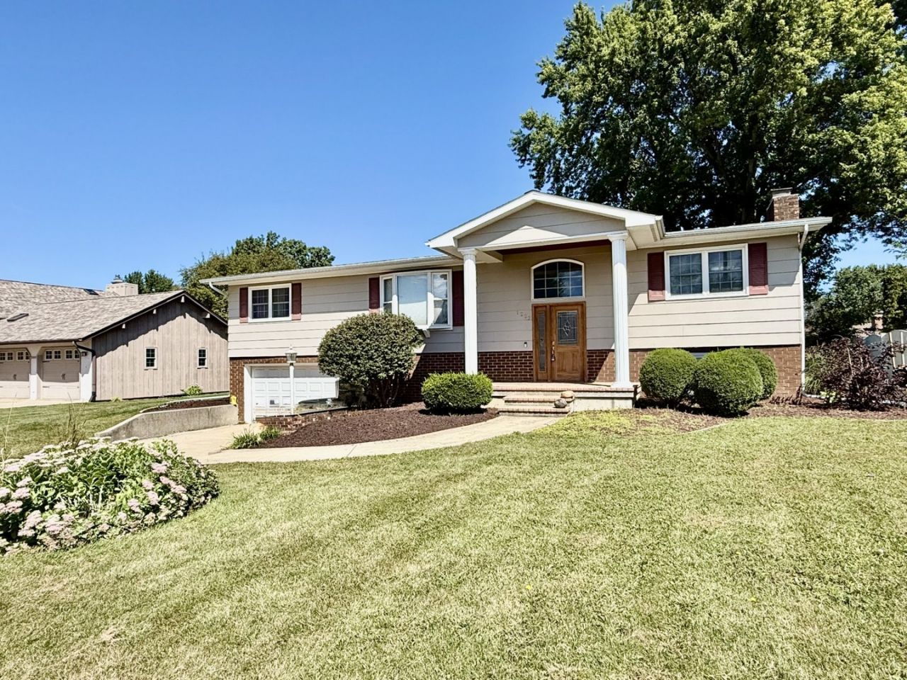 1203 W Clark Street, Princeton, IL 61356 Main Photo