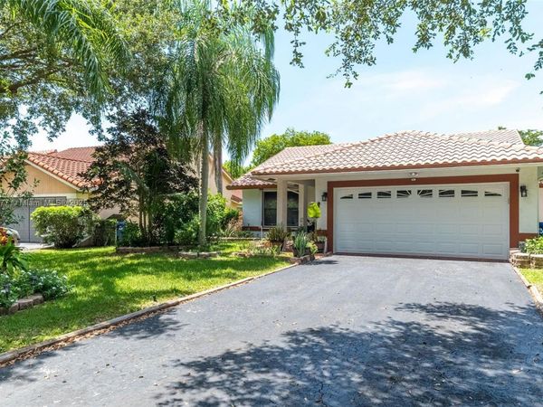 1760 NW 97th Ave, Coral Springs, FL 33071