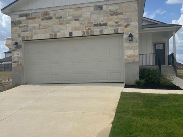 750 Whitman Street, New Braunfels, TX 78130