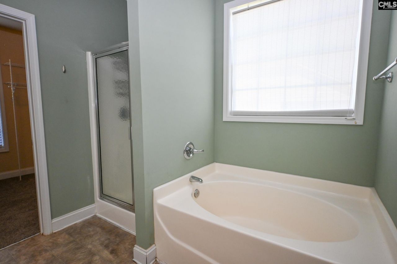 212 Harebell Lane Photo 36