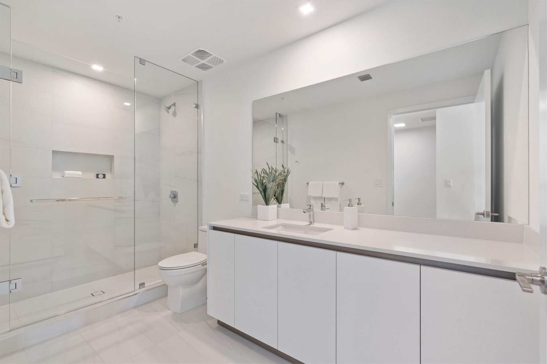 900 N Ocean Boulevard, Unit 1702, Pompano Beach, FL 33062 Photo