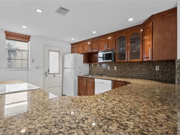 3030 Marcos Dr, Unit T203, Aventura, FL 33160