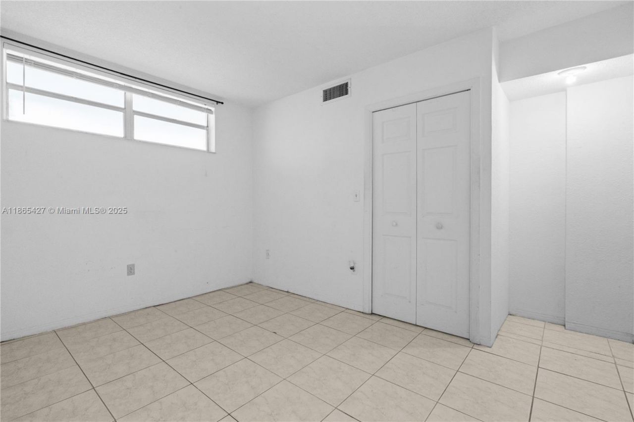 3030 Marcos Dr, Unit T203, Aventura, FL 33160 Photo