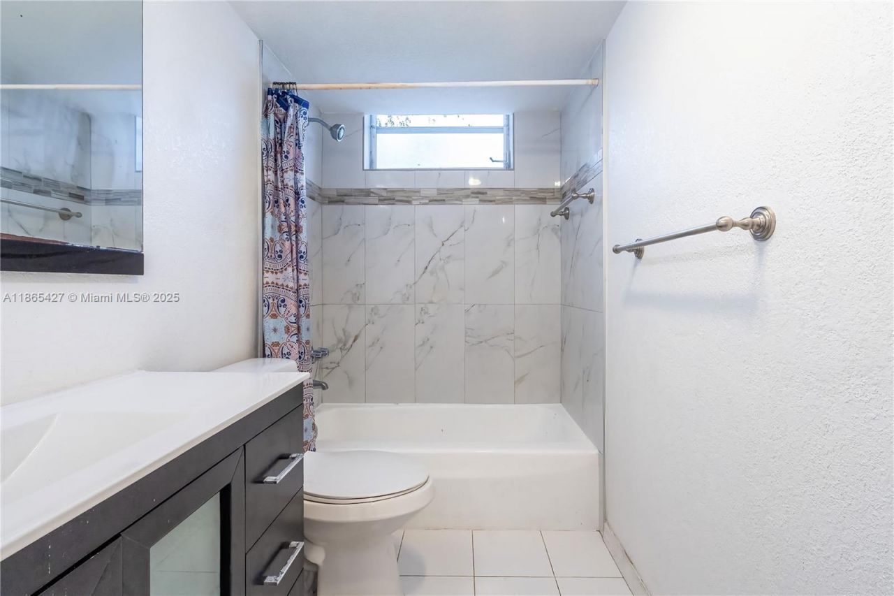 3030 Marcos Dr, Unit T203, Aventura, FL 33160 Photo