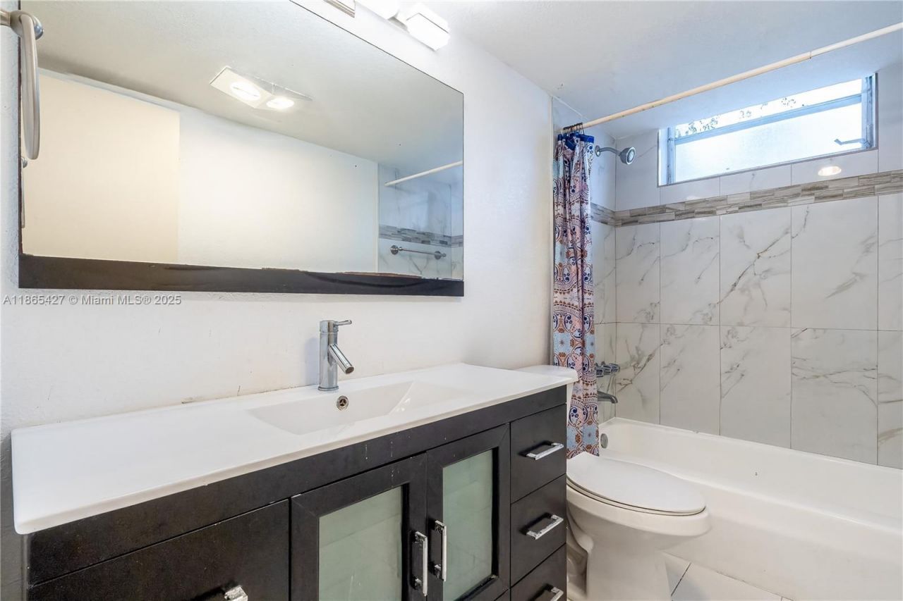 3030 Marcos Dr, Unit T203, Aventura, FL 33160 Photo