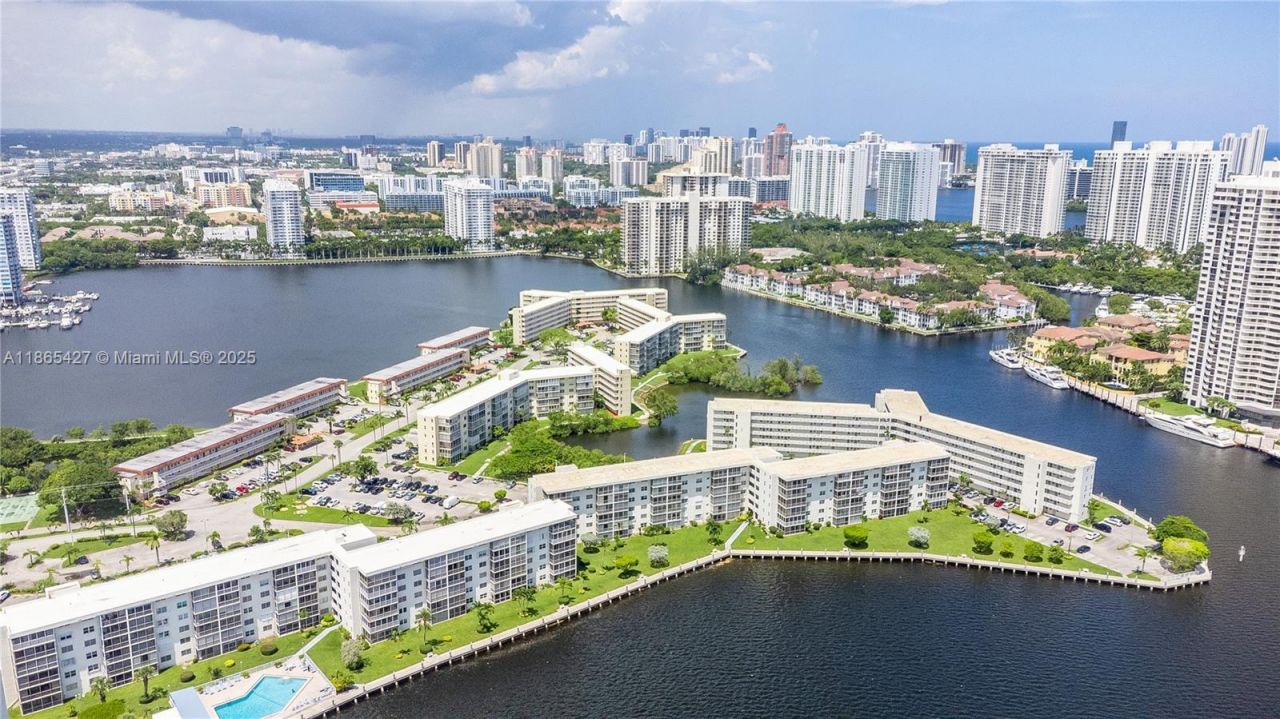 3030 Marcos Dr, Unit T203, Aventura, FL 33160 Photo