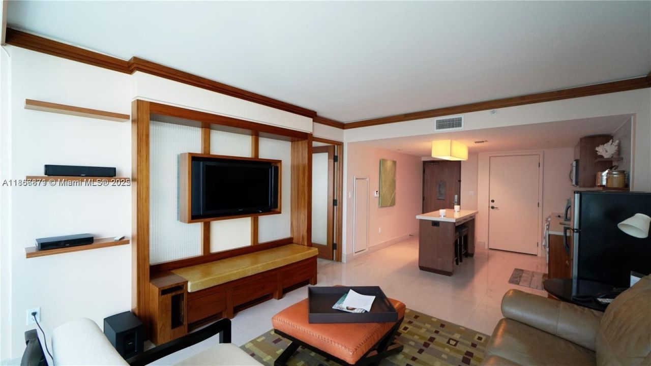 6801 Collins Ave, Unit 710, Miami Beach, FL 33141 Photo