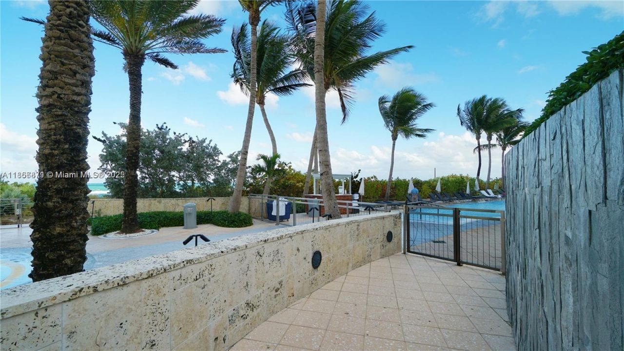 6801 Collins Ave, Unit 710, Miami Beach, FL 33141 Photo