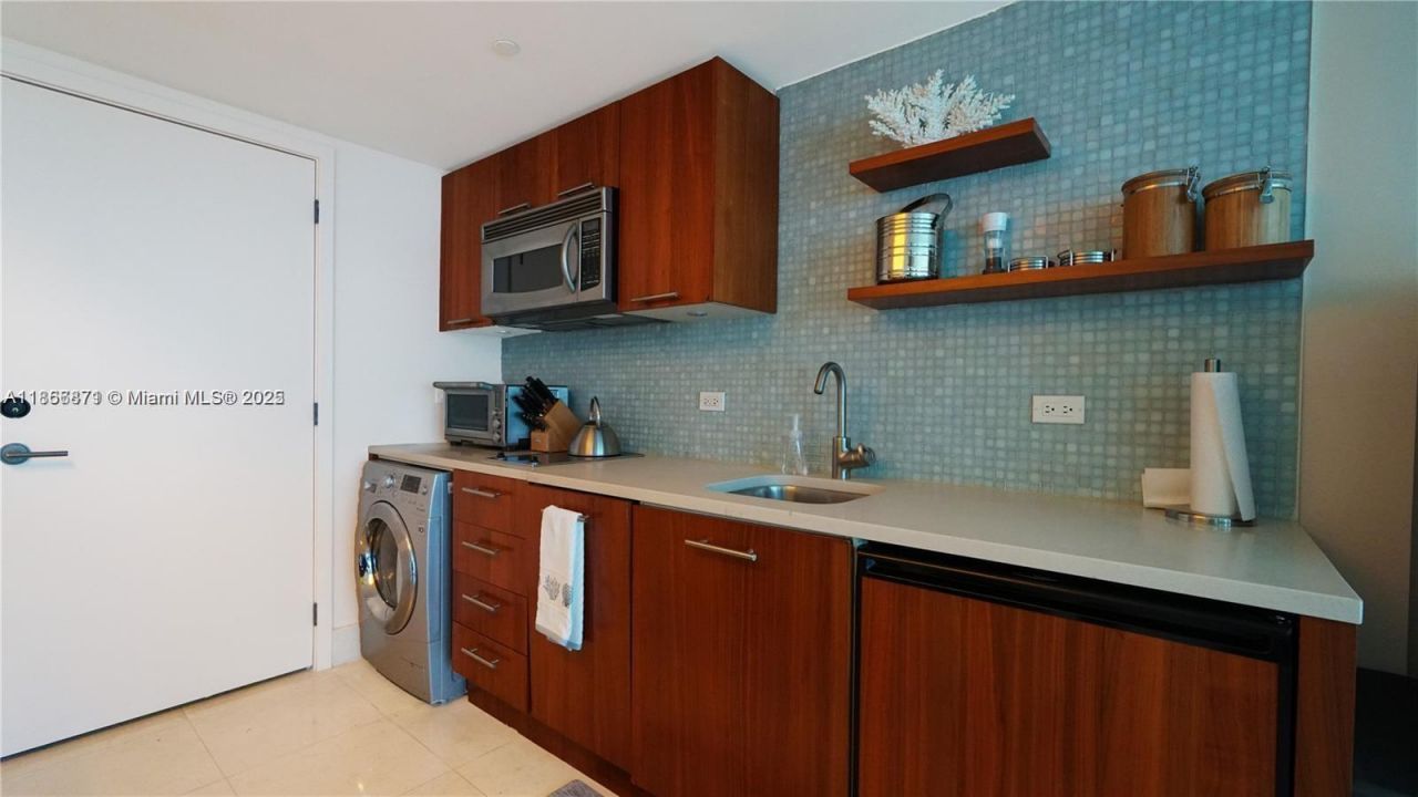 6801 Collins Ave, Unit 710, Miami Beach, FL 33141 Photo