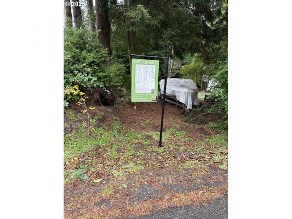 SE Quay AVE, Lincoln City, OR 97367