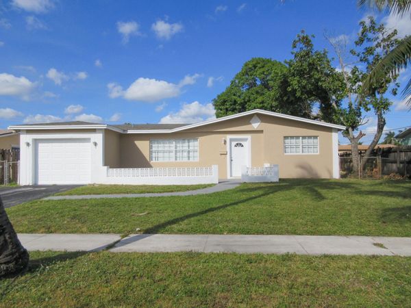 3601 NW 40th Street, Lauderdale Lakes, FL 33309