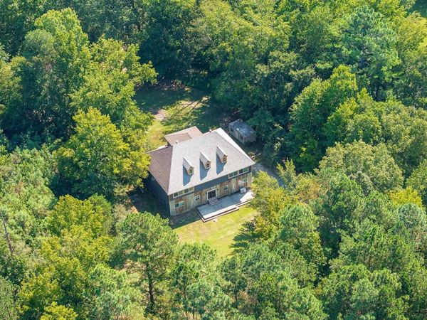 1035 BEACON RD, Parsons, TN 38363