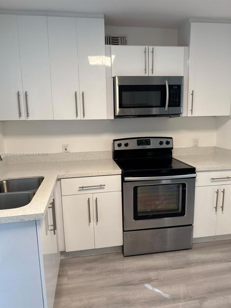 783 NW 98th St, Miami, FL 33150 Photo