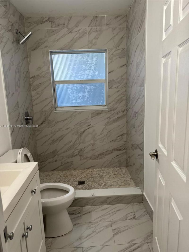 783 NW 98th St, Miami, FL 33150 Photo