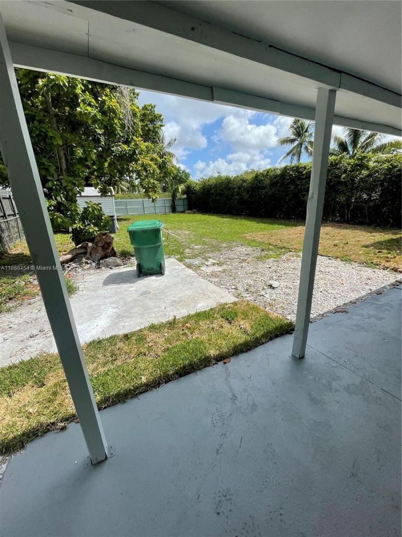 783 NW 98th St, Miami, FL 33150 Photo