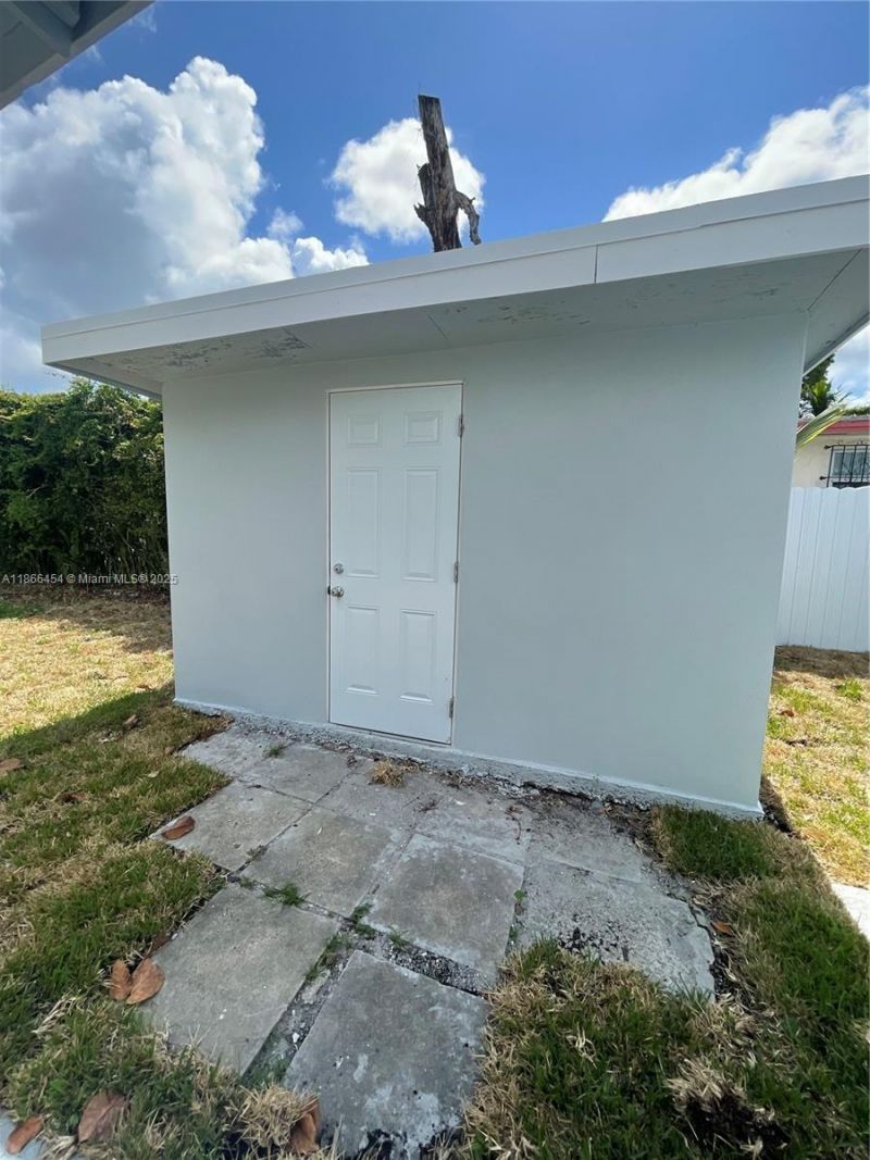 783 NW 98th St, Miami, FL 33150 Photo