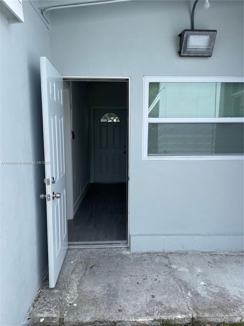 783 NW 98th St, Miami, FL 33150 Photo