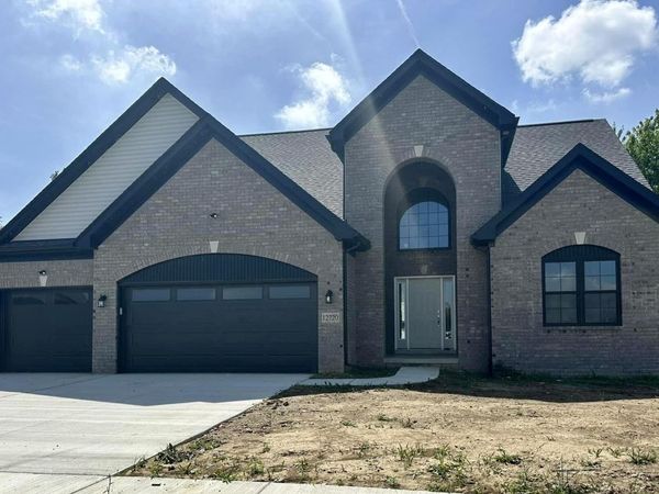 20015 Fountain View Lane, Brownstown, MI 48183