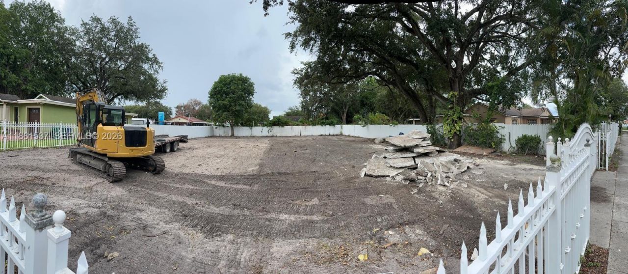 2476 NW 97th St, Miami, FL 33147 Photo