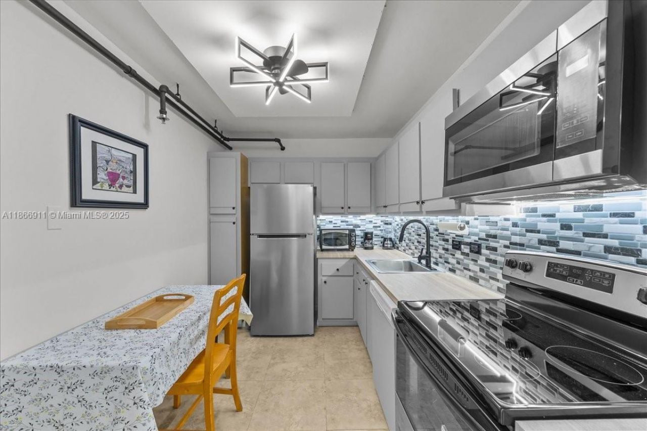 20515 E Country Club Dr, Unit 746, Aventura, FL 33180 Photo