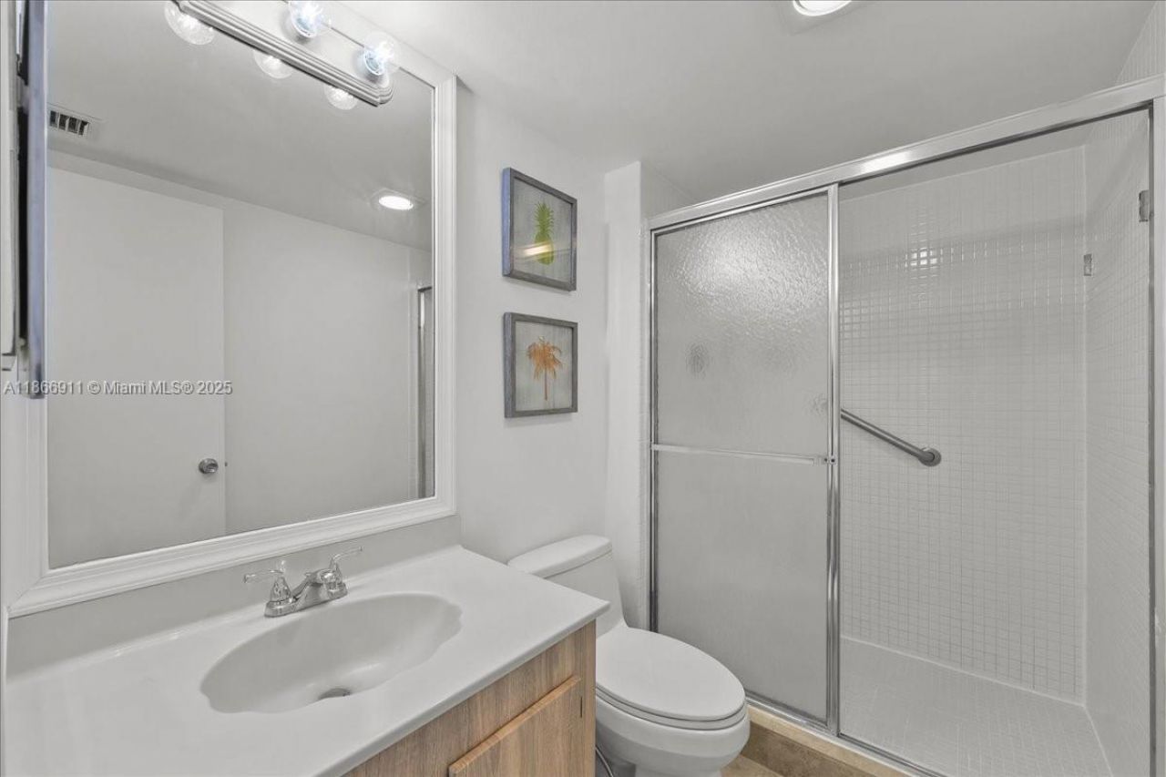 20515 E Country Club Dr, Unit 746, Aventura, FL 33180 Photo