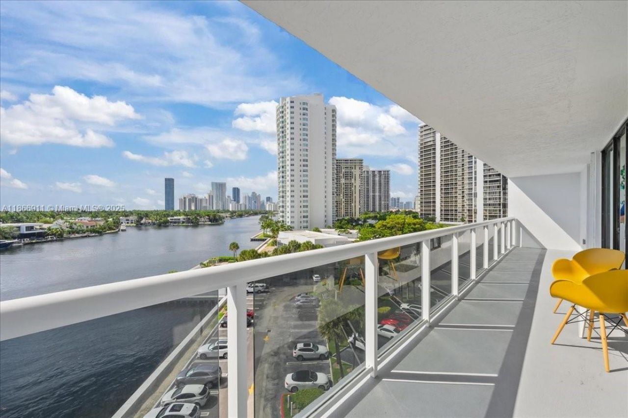 20515 E Country Club Dr, Unit 746, Aventura, FL 33180 Photo