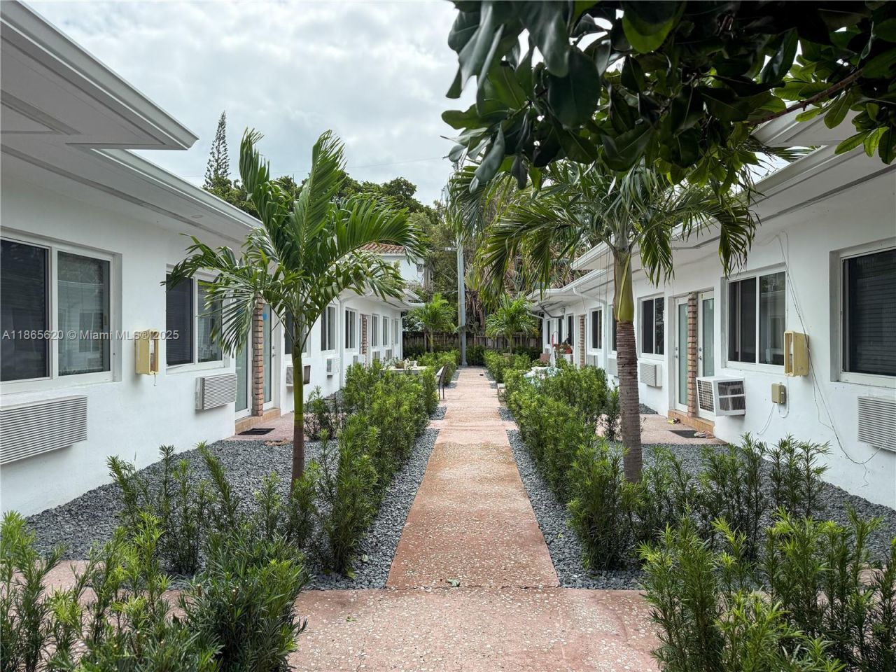 800 85th St, Unit 810, Miami Beach, FL 33141 Photo