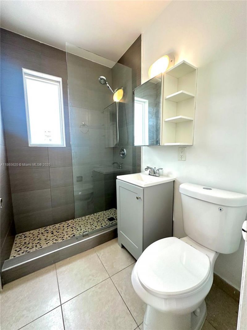 800 85th St, Unit 810, Miami Beach, FL 33141 Photo