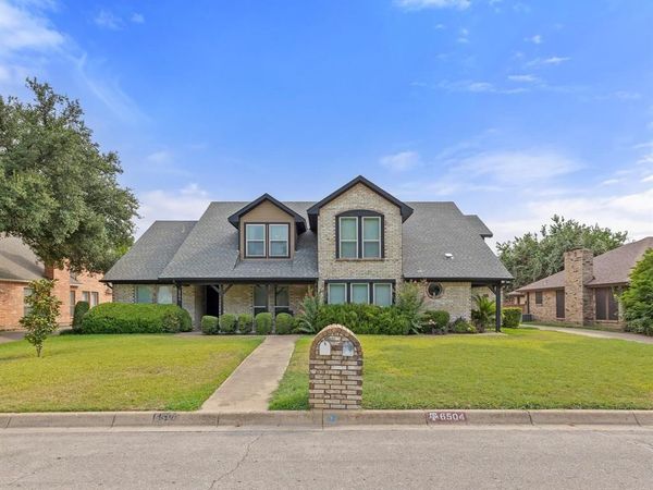 6504 Lago Vista Drive, Benbrook, TX 76132