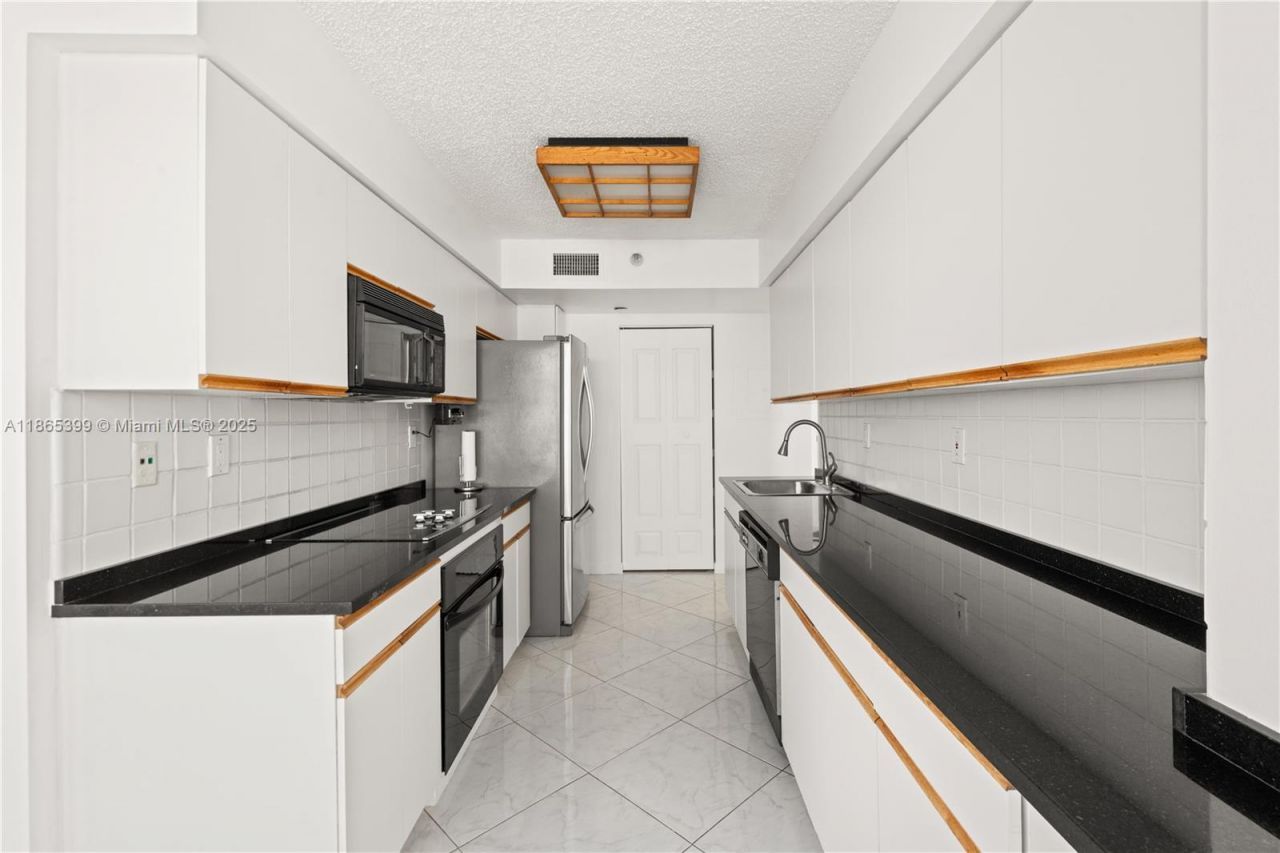 3530 Mystic Pointe Dr, Unit 3206, Aventura, FL 33180 Photo