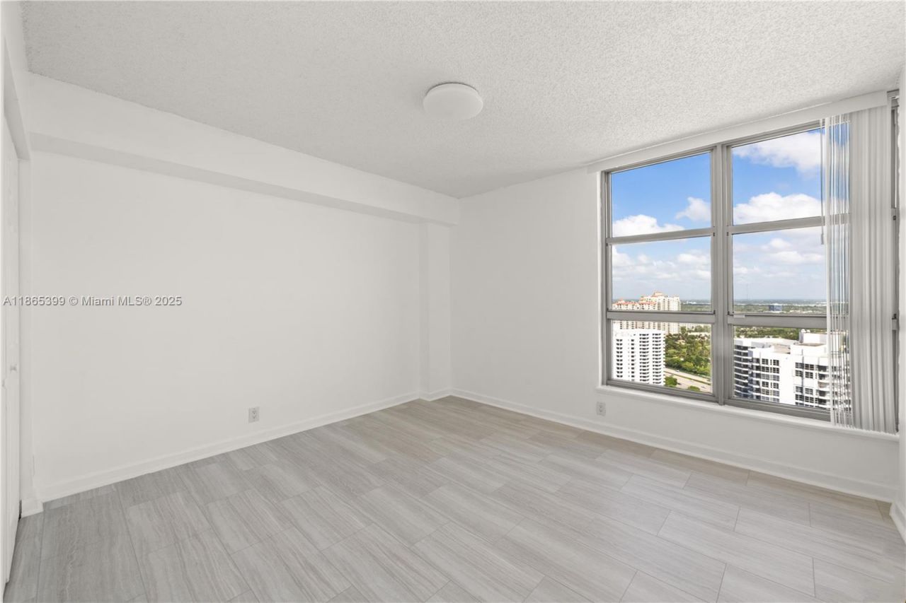 3530 Mystic Pointe Dr, Unit 3206, Aventura, FL 33180 Photo