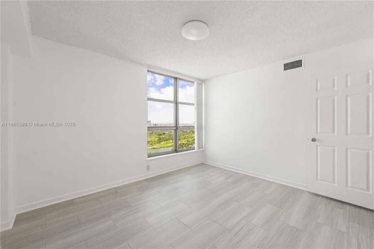 3530 Mystic Pointe Dr, Unit 3206, Aventura, FL 33180 Photo