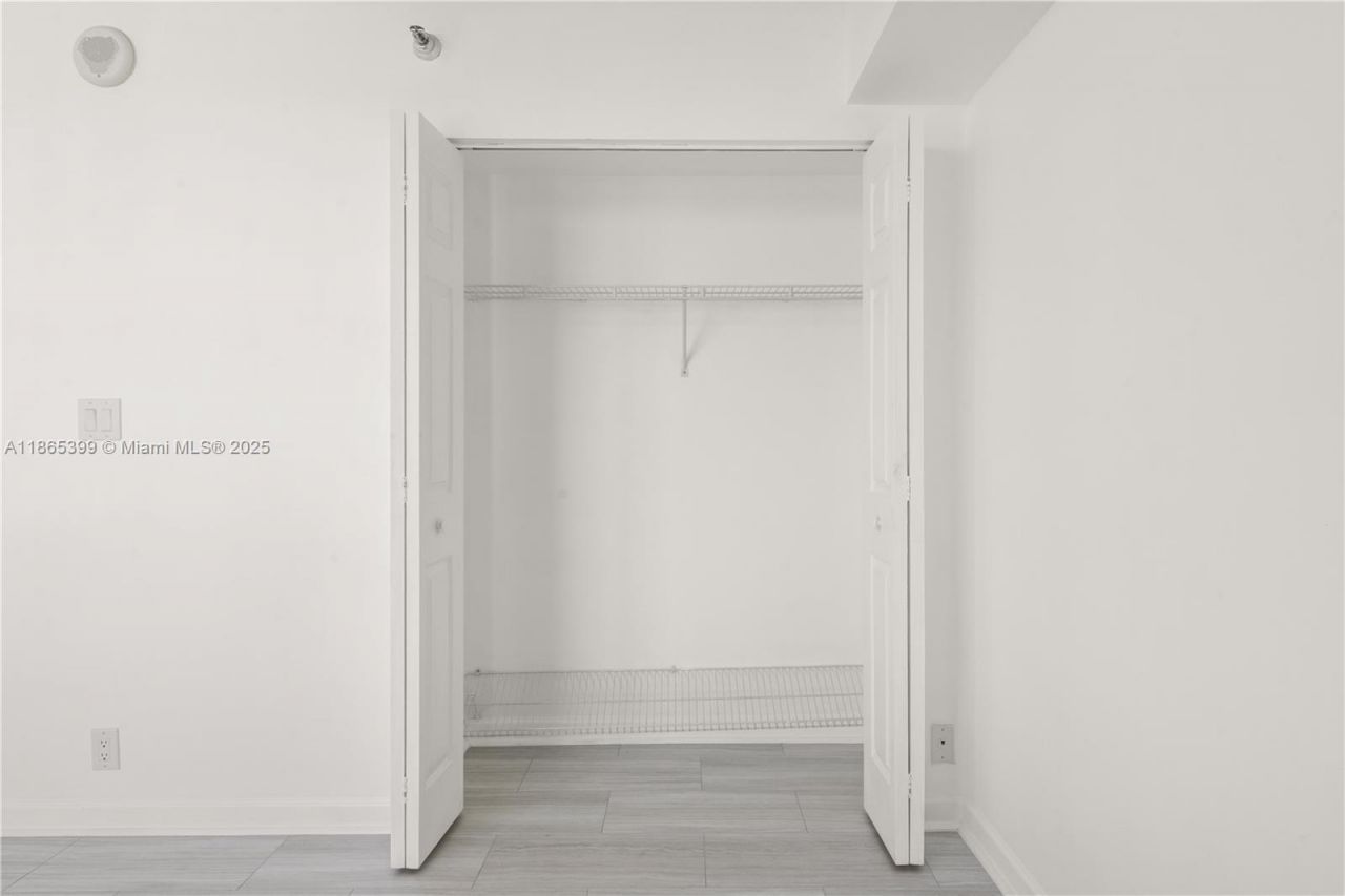 3530 Mystic Pointe Dr, Unit 3206, Aventura, FL 33180 Photo