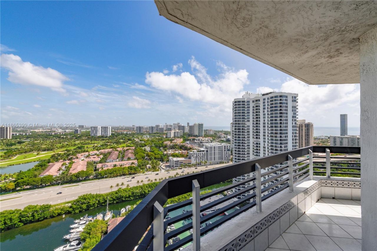 3530 Mystic Pointe Dr, Unit 3206, Aventura, FL 33180 Photo