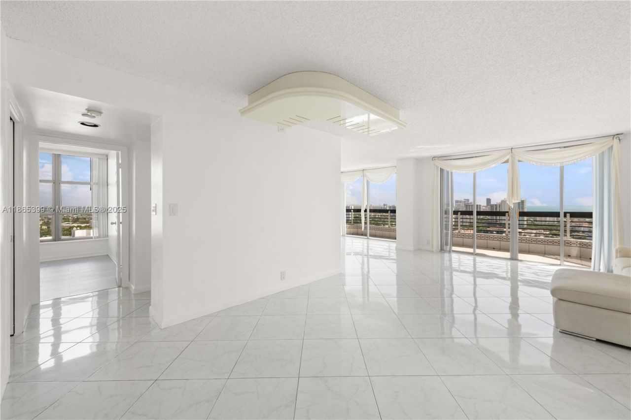 3530 Mystic Pointe Dr, Unit 3206, Aventura, FL 33180 Photo