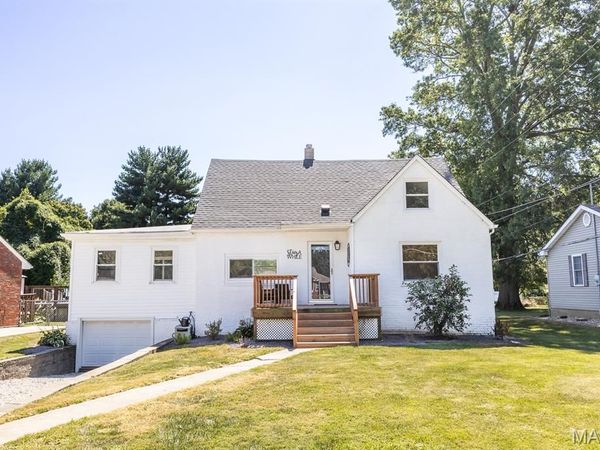 749 E Woodland Drive, East Alton, IL 62024