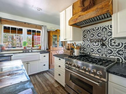 200 E Main Street, Sierraville, CA 00000 Photo