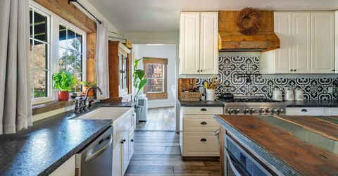 200 E Main Street, Sierraville, CA 00000 Photo