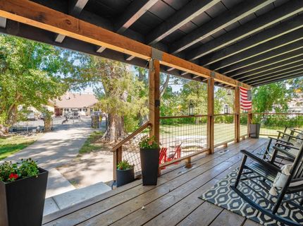 200 E Main Street, Sierraville, CA 00000 Photo