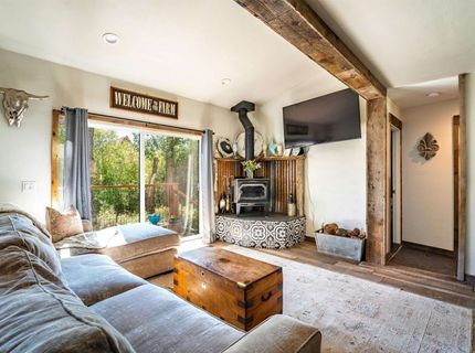 200 E Main Street, Sierraville, CA 00000 Photo