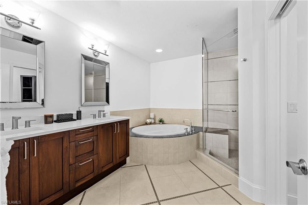 9115 Strada Pl, Unit 5511, Naples, FL 34108 Photo